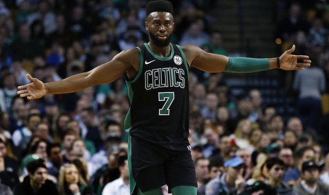  杰伦布朗砍下三十分凯尔特人轻取猛龙扩大领先优势  