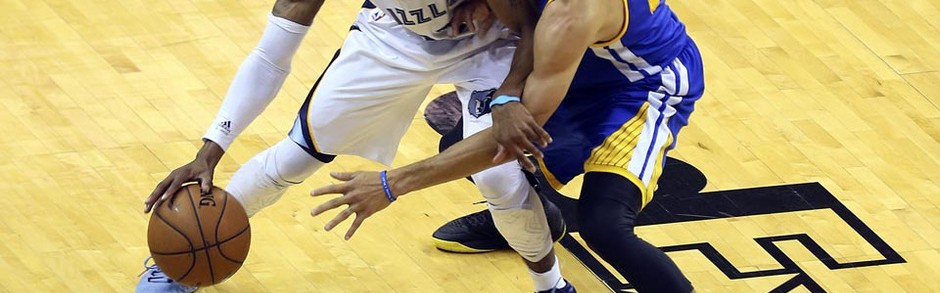  勇士绝杀灰熊保住季后赛席  