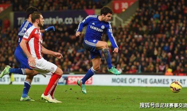  富勒姆客场爆冷战胜埃弗顿保级希望重新燃起