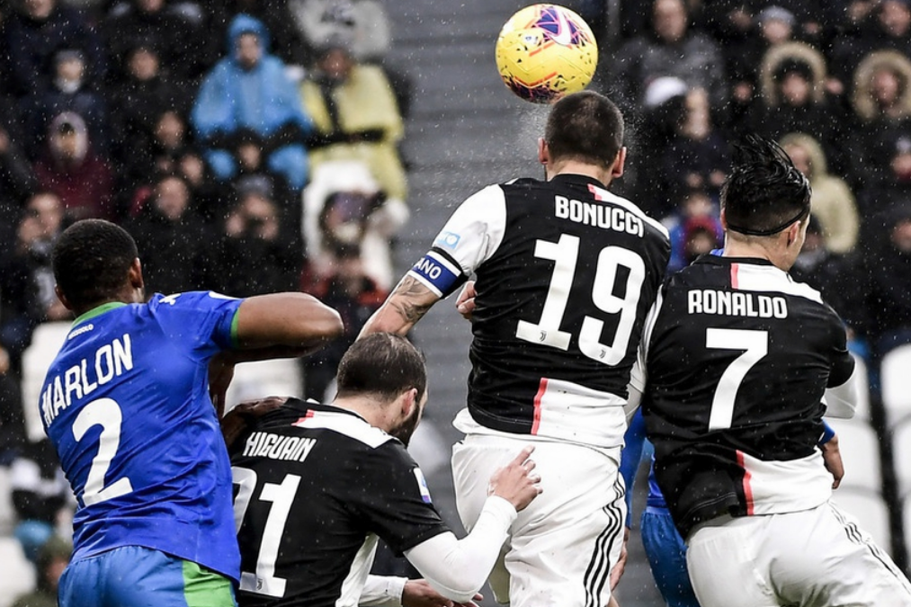  那不勒斯防线失误频出主场惨遭萨索洛逼平  