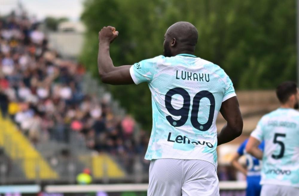  佛罗伦萨客场逆转击败国际米兰  