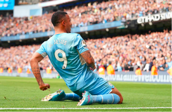  曼城天王山之战，一球小胜利物浦  