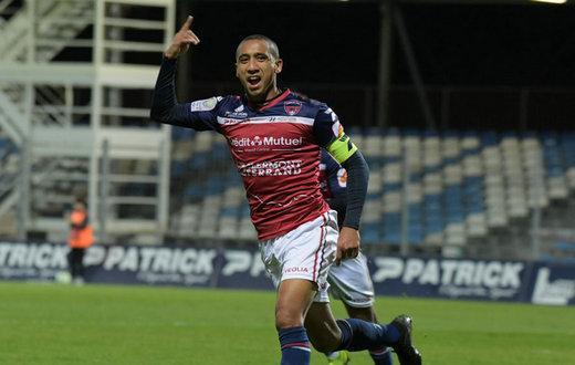  圣保利门将高接低挡，神勇发挥保球队不败